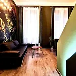 Modern Flat With Great Location For Longer Stays