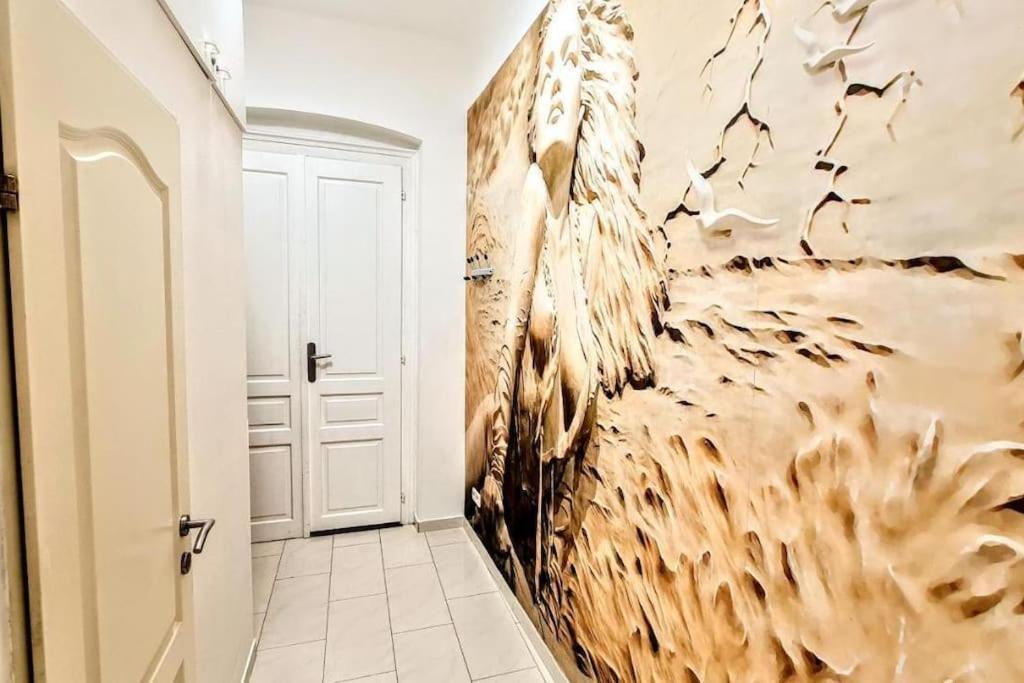 Modern Flat With Great Location For Longer *